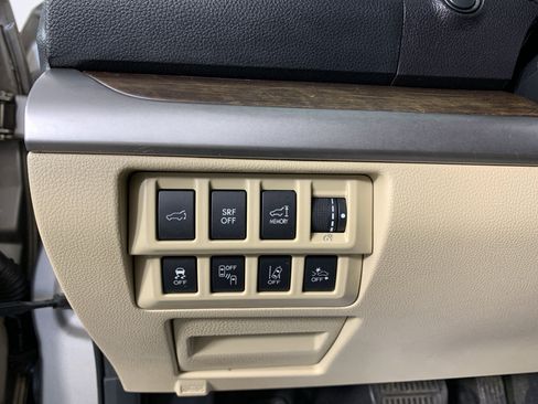 Used 2017 Subaru Outback 2.5i Limited AWD/4WD image 17