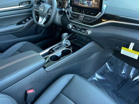 New 2025 Nissan Altima 2.5 SR w/ SR Premium Package image 17