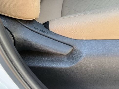 Used 2020 Toyota RAV4 XLE FWD image 30