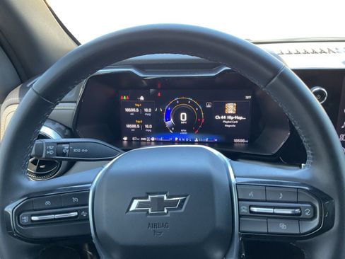 Used 2024 Chevrolet Colorado ZR2 w/ Technology Package AWD/4WD image 12