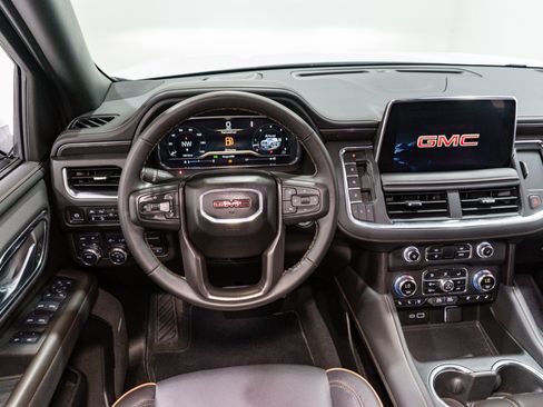 Used 2024 GMC Yukon XL AT4 image 11