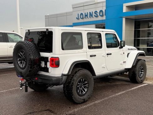 Used 2026 Jeep Wrangler Unlimited Rubicon AWD/4WD image 3