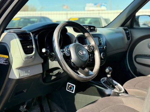 Used 2018 Kia Soul image 12