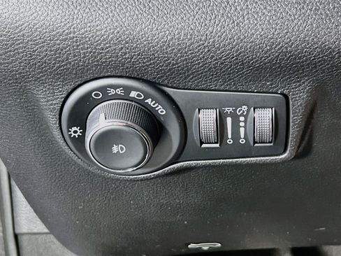 Used 2023 Jeep Compass Limited w/ Elite Group AWD/4WD image 10