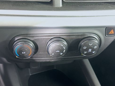 Used 2025 Chevrolet Trax LS image 23