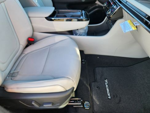 New 2026 Hyundai Tucson Limited image 17