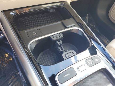 Certified 2025 Mercedes-Benz GLA 250 image 21