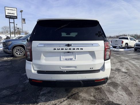 Used 2023 Chevrolet Suburban LT w/ Luxury Package image 5