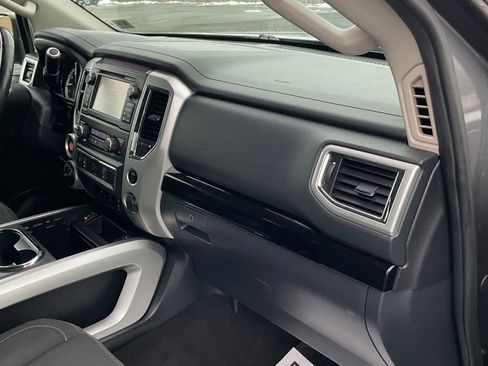Used 2017 Nissan Titan SV image 36