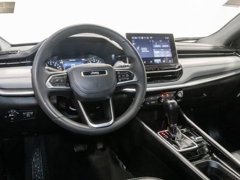 Certified 2025 Jeep Compass Limited AWD/4WD image 7