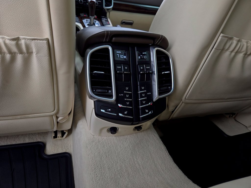 Used 2011 Porsche Cayenne Turbo AWD/4WD image 31