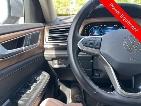 Used 2025 Volkswagen Atlas SE AWD/4WD image 41