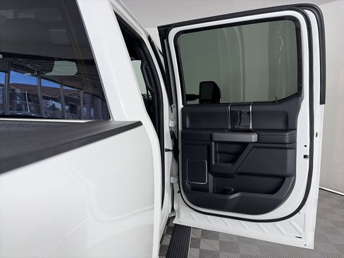 Certified 2022 Ford F350 Platinum w/ FX4 Off-Road Package image 29