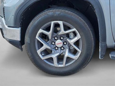 Used 2025 GMC Sierra 1500 SLT RWD image 14