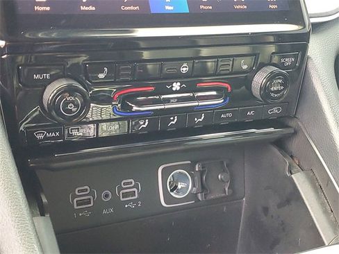 Used 2023 Jeep Grand Cherokee L Limited image 26