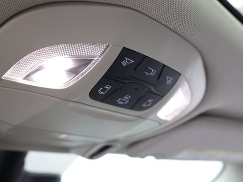 Used 2023 Chrysler Pacifica Limited FWD image 28