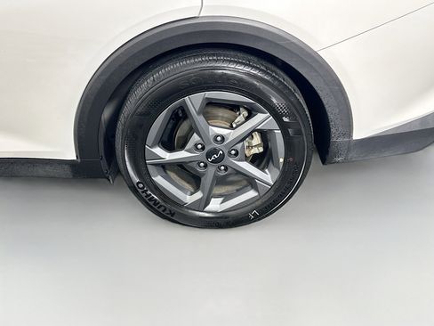 Used 2025 Kia K4 LXS image 11