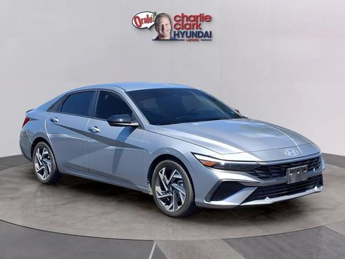 Used 2025 Hyundai Elantra Sport FWD image 7
