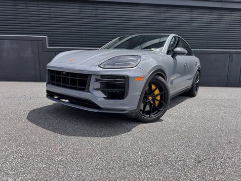 Certified 2024 Porsche Cayenne Turbo GT AWD/4WD image 6