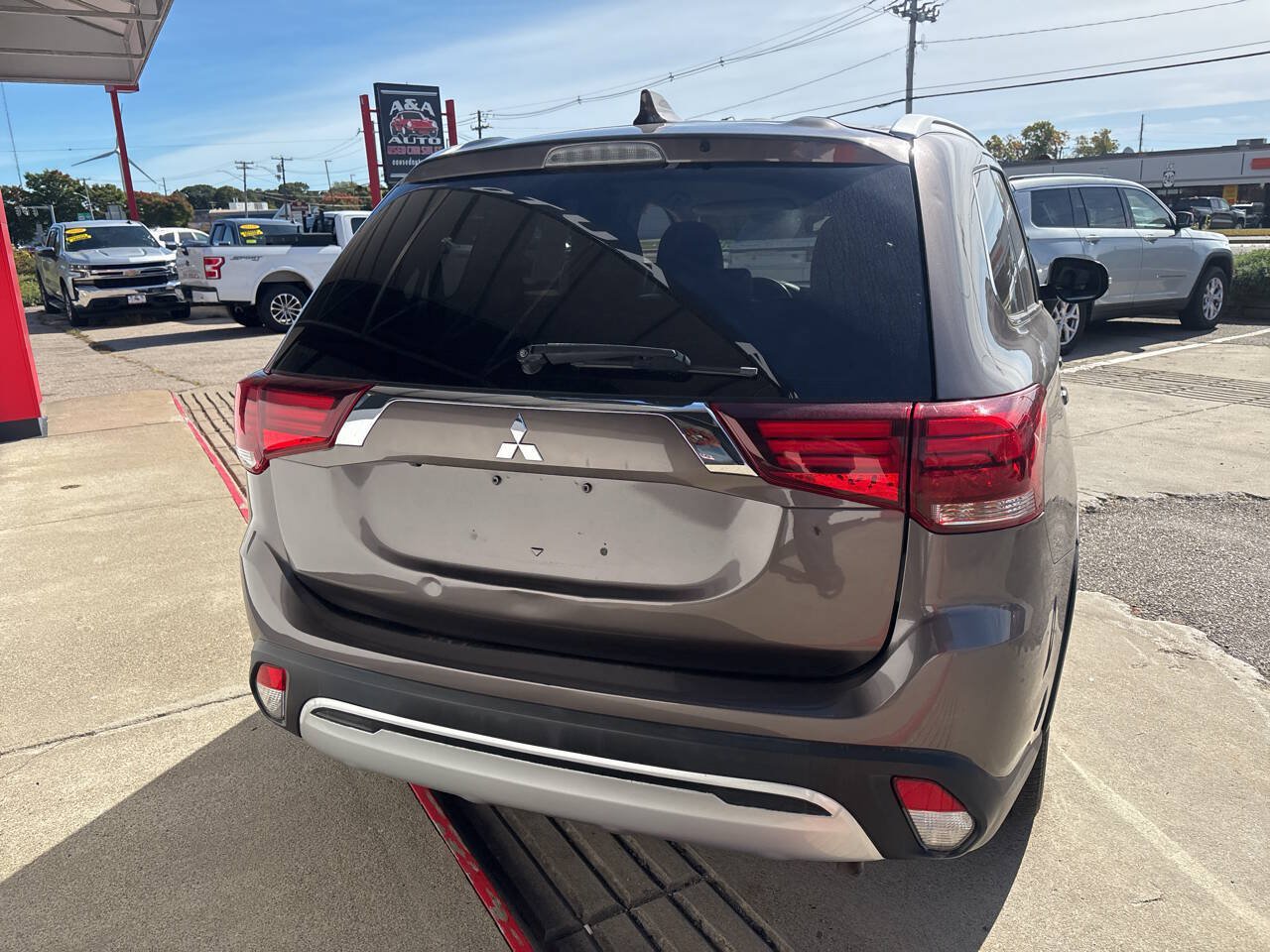 Used 2020 Mitsubishi Outlander SEL AWD/4WD image 6