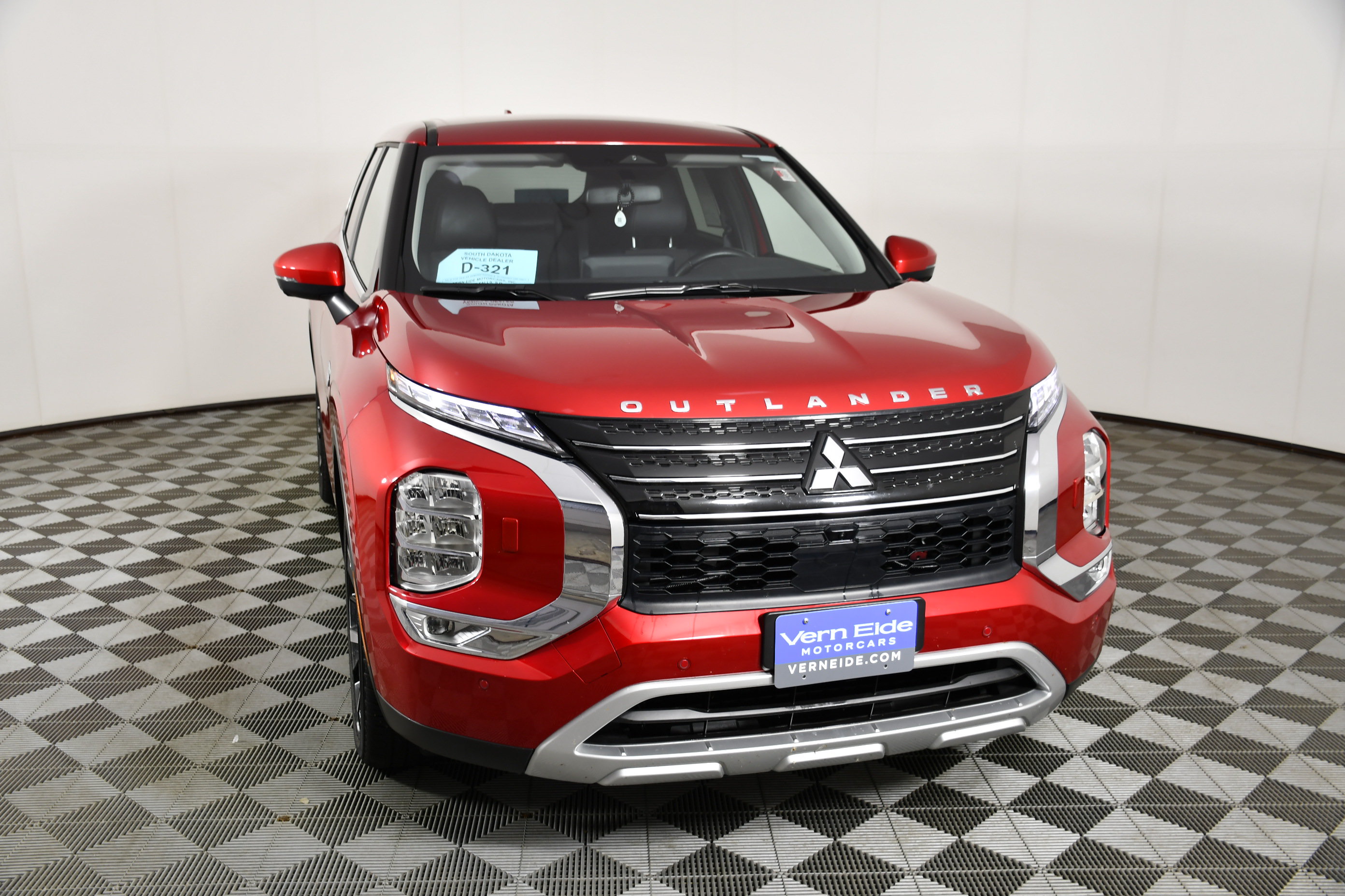 Used 2025 Mitsubishi Outlander SE AWD/4WD image 3