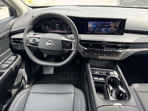 Certified 2025 Nissan Murano SV AWD/4WD image 12
