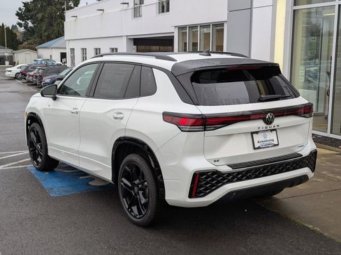 New 2026 Volkswagen Tiguan SE R-Line AWD/4WD image 3
