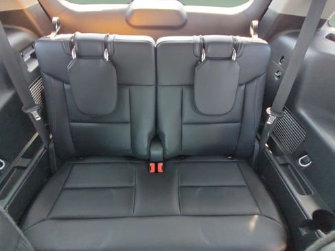 Used 2023 Ford Explorer XLT w/ Equipment Group 202A AWD/4WD image 17