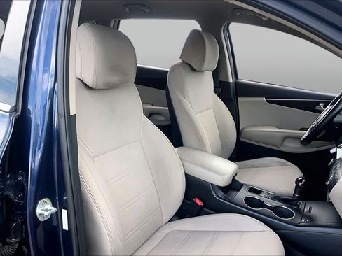 Used 2017 Kia Sorento FWD w/ LX Convenience Package image 9