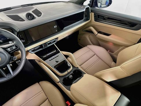 New 2026 Porsche Cayenne GTS AWD/4WD image 25