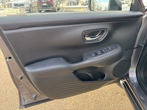 Used 2023 Honda HR-V LX image 19