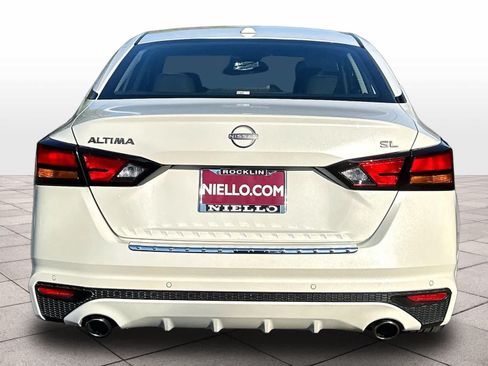 Used 2023 Nissan Altima 2.5 SL FWD image 7