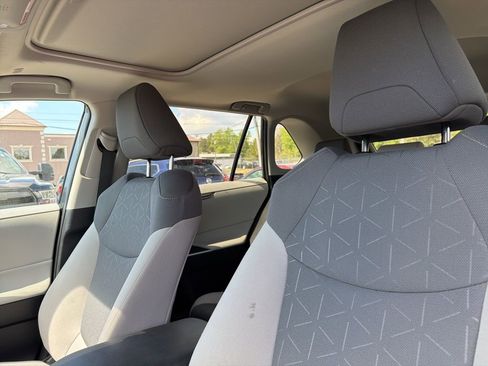 Used 2024 Toyota RAV4 XLE w/ Convenience Package image 9