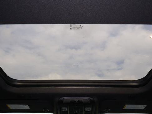 Used 2023 GMC Yukon XL Denali w/ Denali Reserve Package image 13