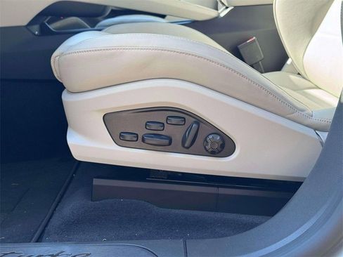 New 2025 Porsche Macan Turbo Electric AWD/4WD image 16