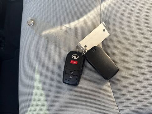 Certified 2025 Toyota Corolla Cross LE image 37