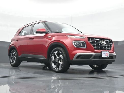 Used 2023 Hyundai Venue Limited image 24