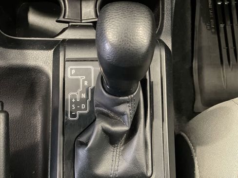 Certified 2018 Toyota Tacoma SR image 21