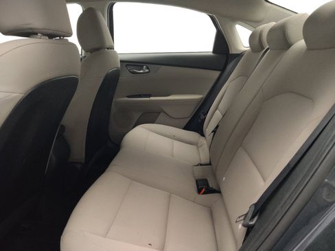 Used 2021 Kia Forte LXS FWD image 18