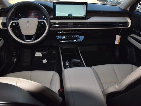 New 2026 Lincoln Corsair Reserve image 16