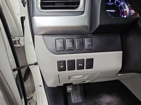 Used 2017 Toyota Highlander Limited FWD image 30