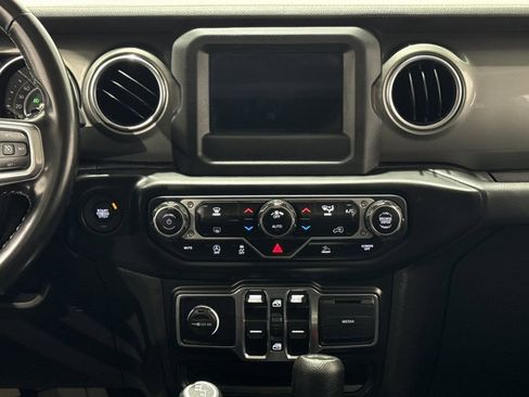 Used 2021 Jeep Wrangler Unlimited Sahara image 11