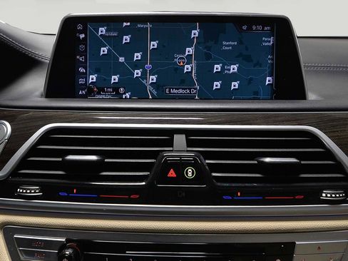 Used 2017 BMW 750i xDrive image 16