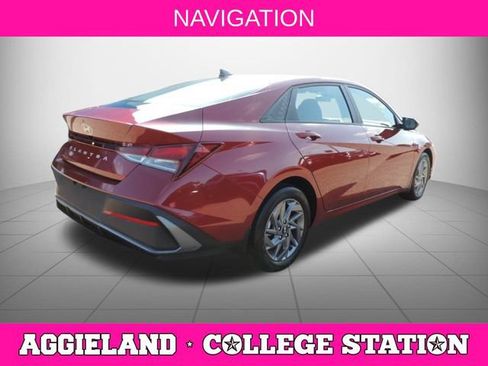 Used 2024 Hyundai Elantra SEL FWD image 4