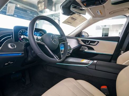 New 2026 Mercedes-Benz E 350 4MATIC Sedan image 4