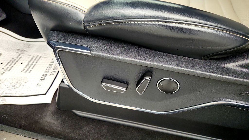 Used 2023 Ford F150 Lightning Platinum AWD/4WD image 12