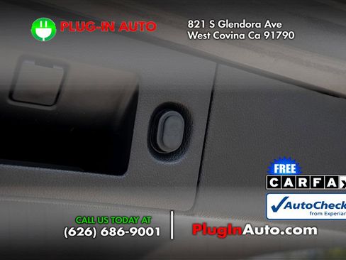 Used 2018 Cadillac Escalade Premium Luxury image 15