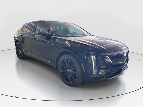 New 2026 Cadillac Lyriq Sport w/ LPO, ONYX Package AWD/4WD image 2