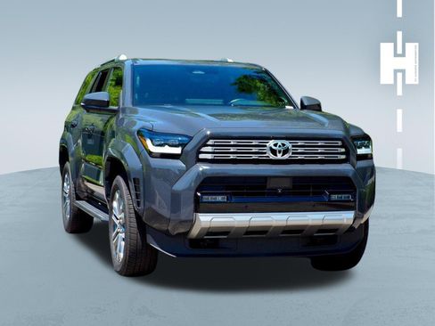 Used 2025 Toyota 4Runner Limited AWD/4WD image 2