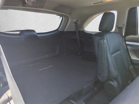 Used 2018 Toyota Highlander XLE image 25